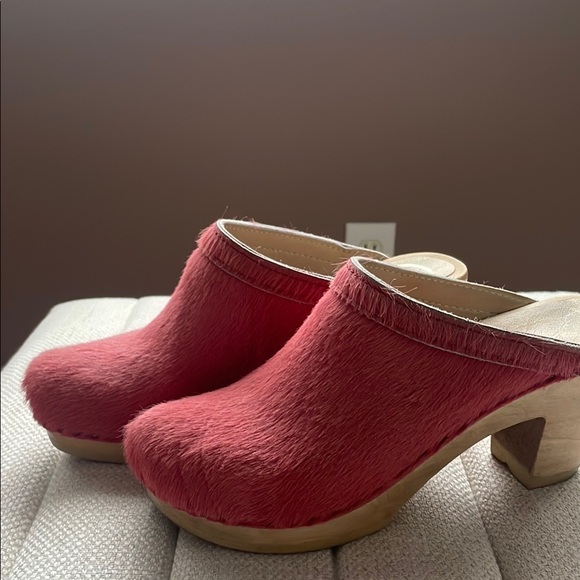 No. 6 coral pony hair Clogs - Picture 2 of 5